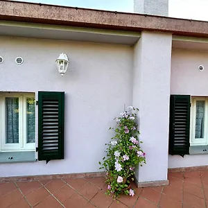 apt-casa-vista-lago-la-rosella.it-tuscanyhotel.com/